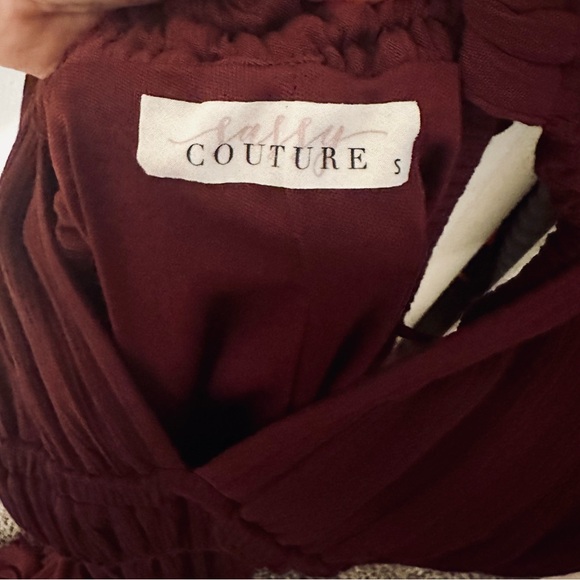 WINE V-NECK BOUTIQUE MAXI DRESS WITH CUT OUT AND SLIT - Picture 4 of 4